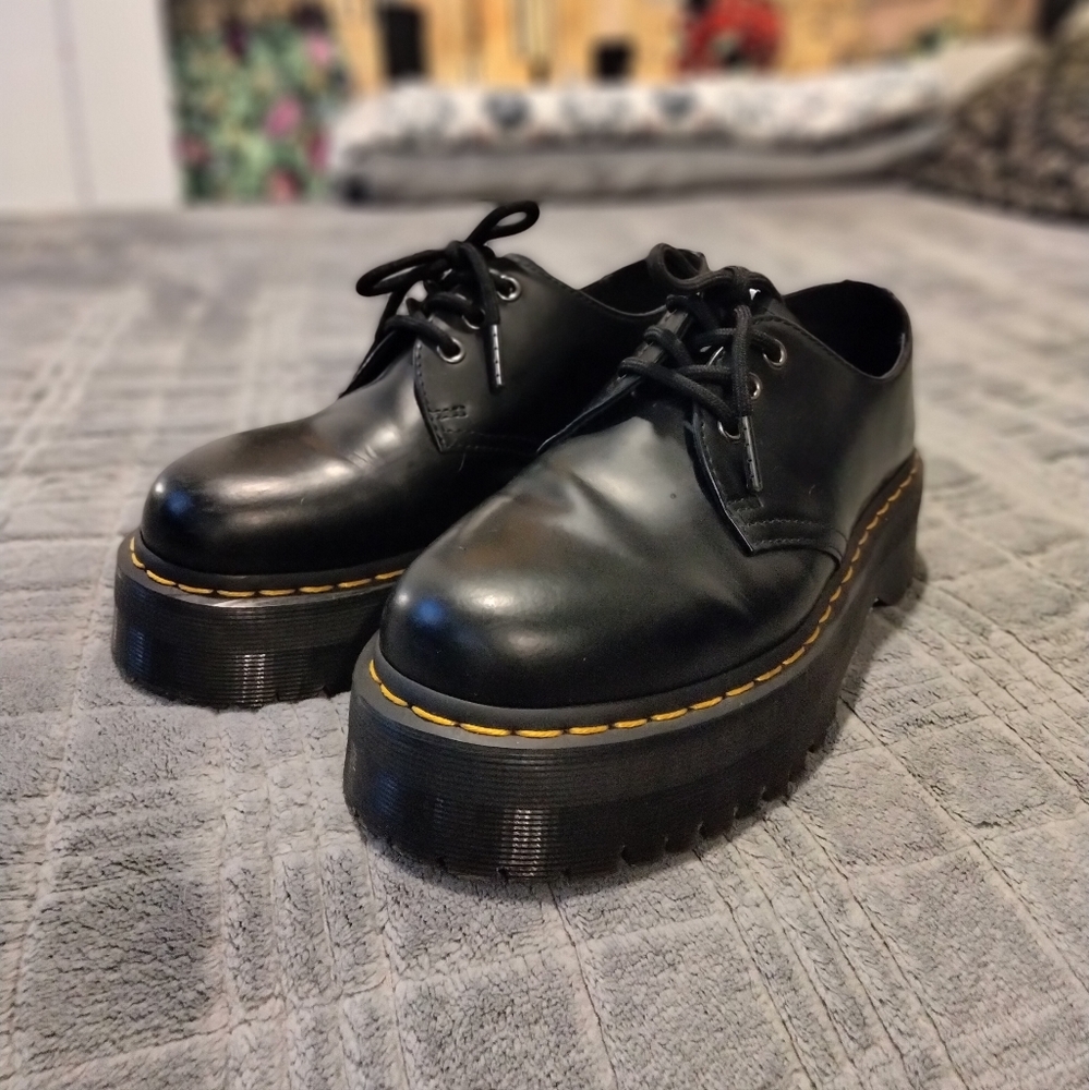 1461 Great Condition Sz 8 Doc Marten Low Top